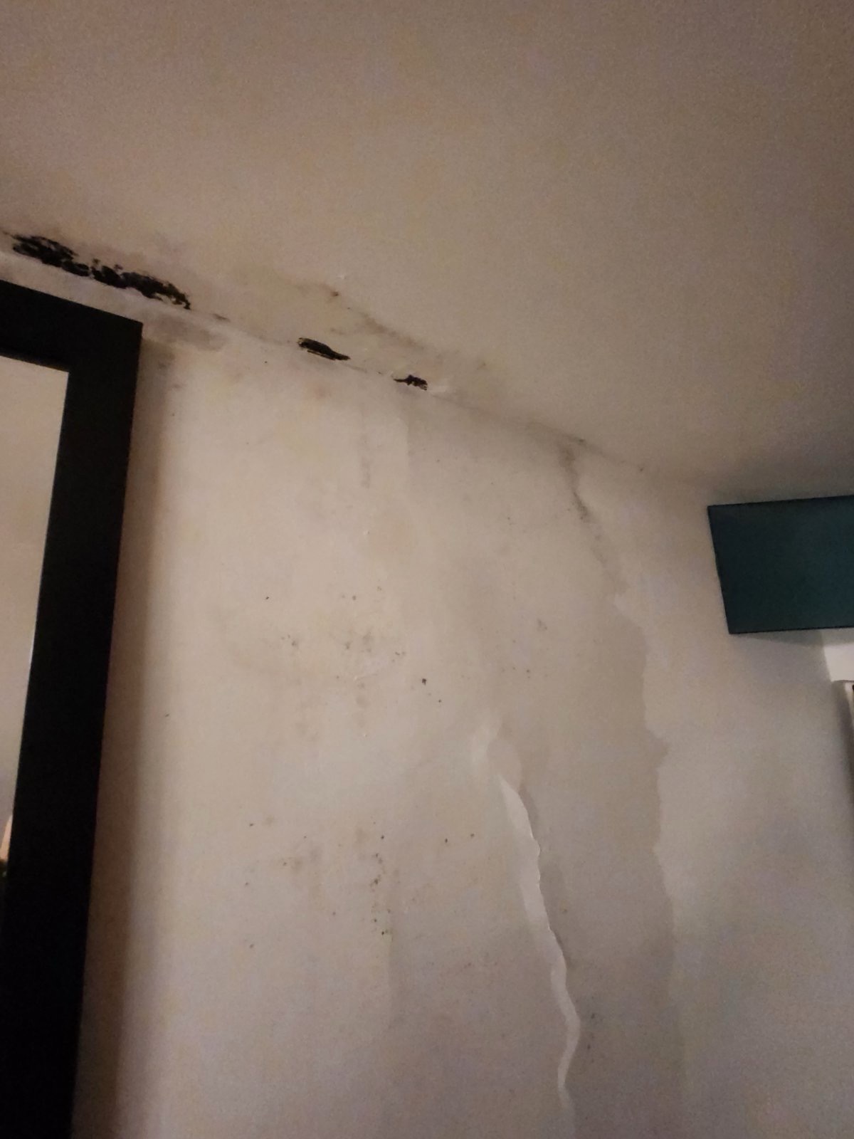 Oštećenja u sobama Slovenske plaže