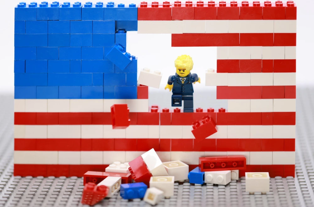 Lewis Tse / Shutterstock.com