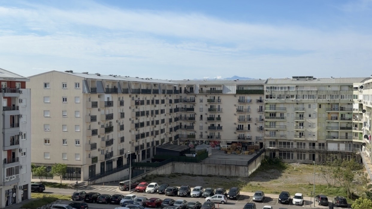 CjQKMFNuYXBjaGF0LzEzLjg4LjAuNTYgKGlQaG9uZTE4LDE7IGlPUyAyNi4yOyBnemlwKSAC